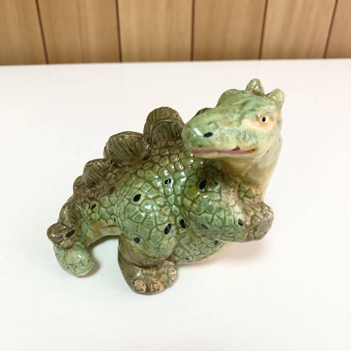 ☆匿名配送 陶器 緑恐竜貯金箱 グリーン レア 希少 昭和レトロ コインバンク 年代物 ららら貯金箱拍卖