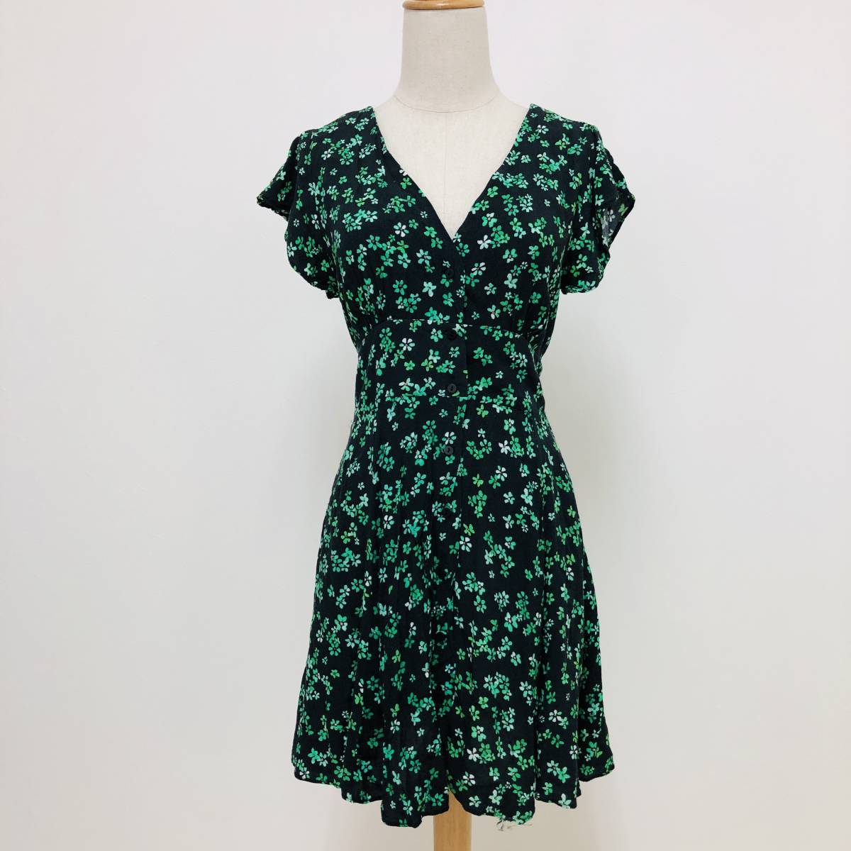 k1896 美品 ZARA BASIC ザラベーシック ワンピース 半袖 薄手 S 黒 緑 花柄 レディース ガーリー キュート フェミニンフローラルスタイル 拍卖