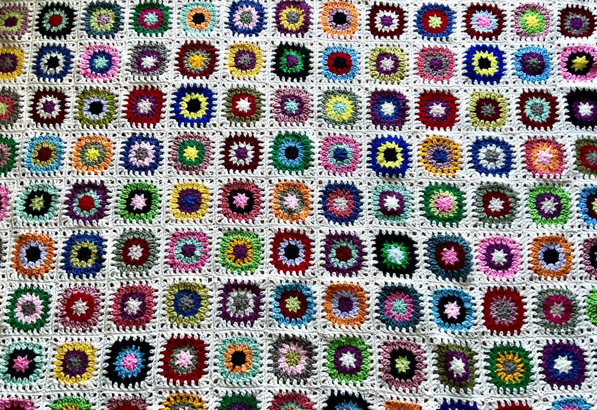 ★送料無料★即決新品★ハンドメイド手作り・手編み★モチーフ編みM★大判マルチカバー・ソファカバー、ベットカバーW★サイズ136×212拍卖