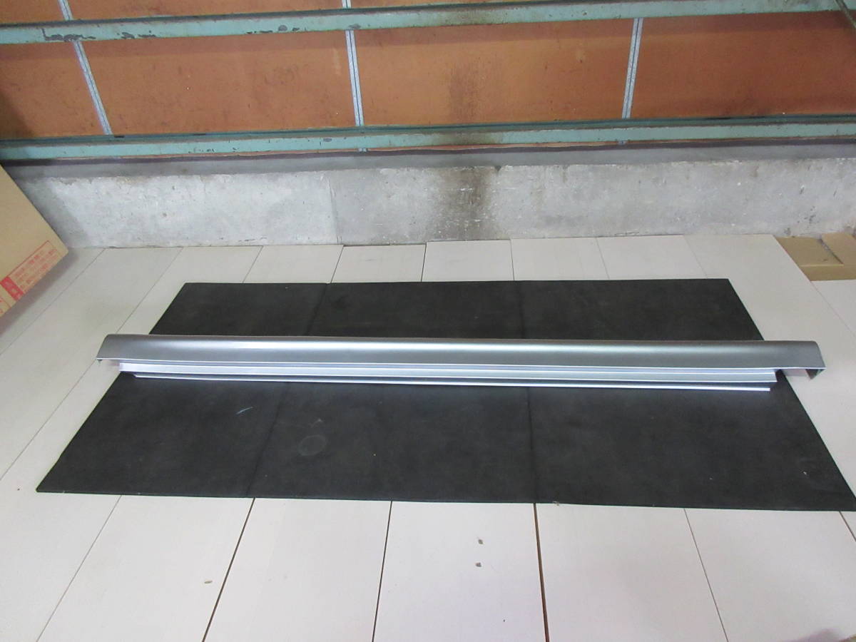 純正・未使用品 ティーダ マッドガードセンターLH (GZ68L-1A169) ニッサン拍卖