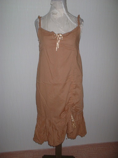 A① 未使用☆即決♪MouthValleyベージュシャーリングキャミソールOP拍卖