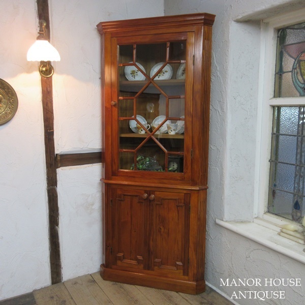 イギリス アンティーク 家具 イタリア製 コーナーキャビネット 飾り棚 収納 木製 パイン 店舗什器 英国 CABINET 6401d拍卖