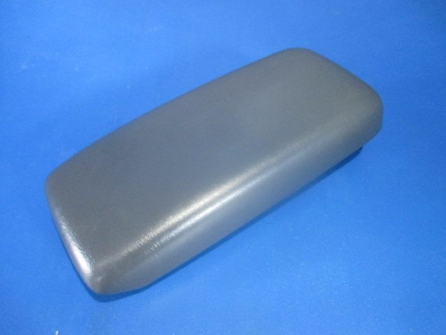 美品 トヨタ カリーナ GF-AT212 平成13年 純正 アームレスト コンソール 蓋(K拍卖
