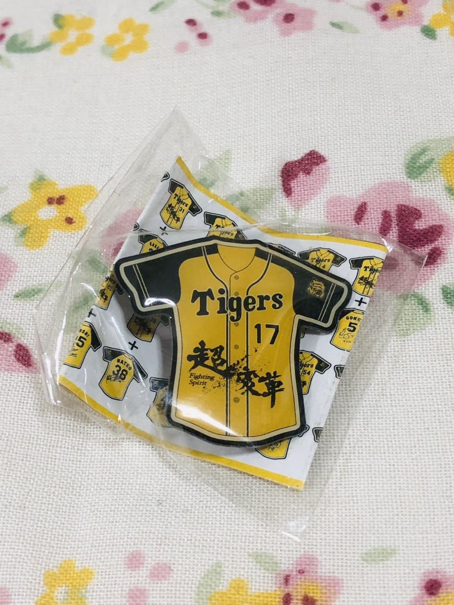 阪神タイガース ユニフォームピンバッジ 岩貞祐太拍卖