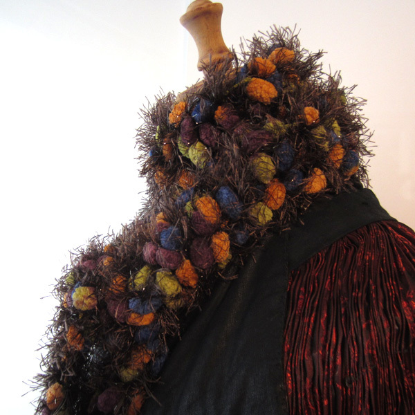 美品 フワフワなボンボンミニストール拍卖