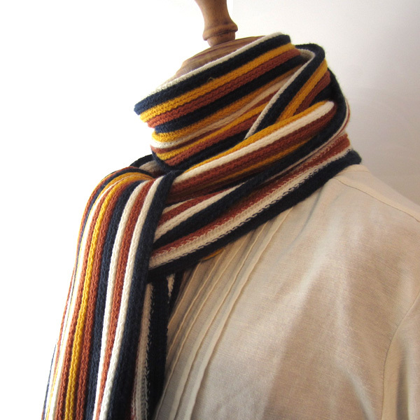 美品 シャープなストライプ柄のストール 拍卖