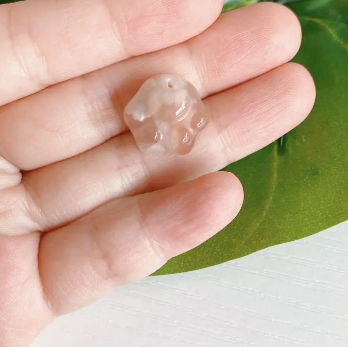 121 桜瑪瑙 ルース ペンダントトップ 猫 肉球 天然石 パワーストーン拍卖