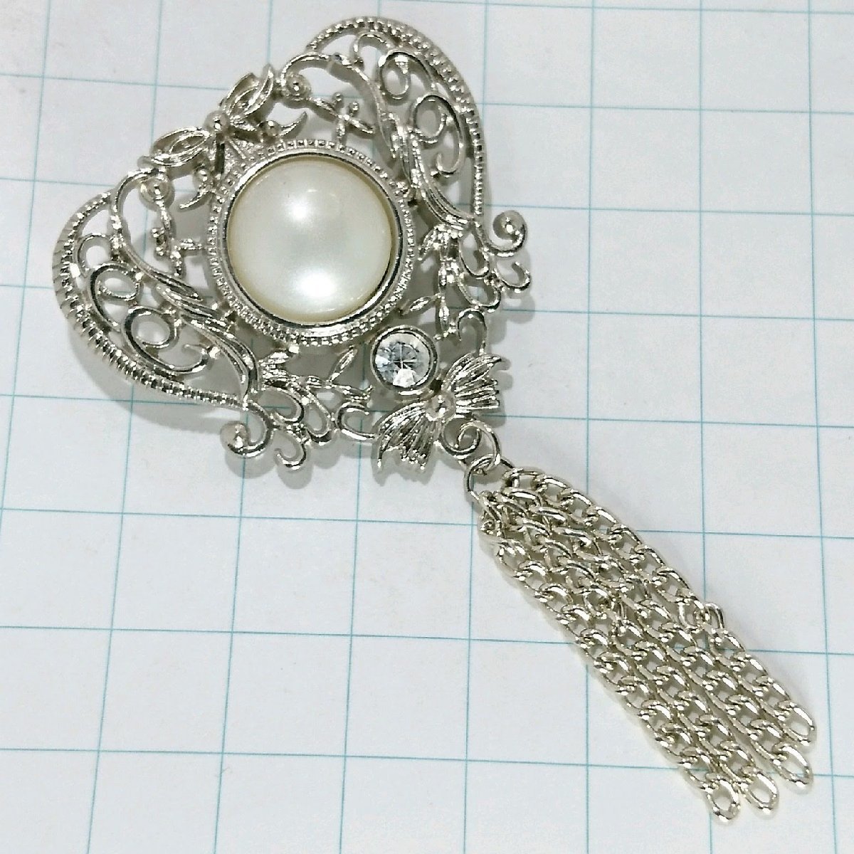 送料無料)ビンテージ☆パールエンブレム チェーン☆アンティーク ブローチ A20479拍卖