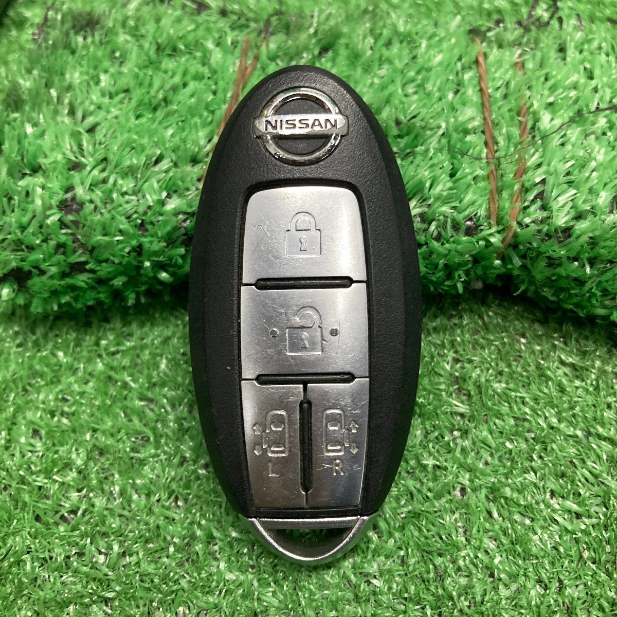 ♪♪セレナ ハイウェイスター CC25 キーレス スマートキー 両側スライド ① (W8718)♪♪拍卖