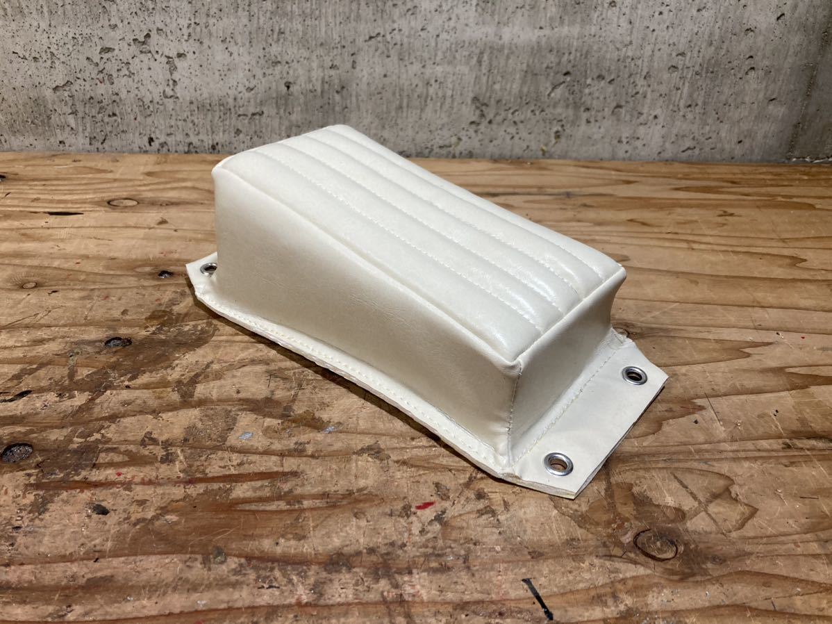 送料無料 ピリオンパッド OW 新品 スポーツスター パンヘッド ショベル ナックル ハーレー チョッパー sr ソロシート BATES ベイツ 7拍卖