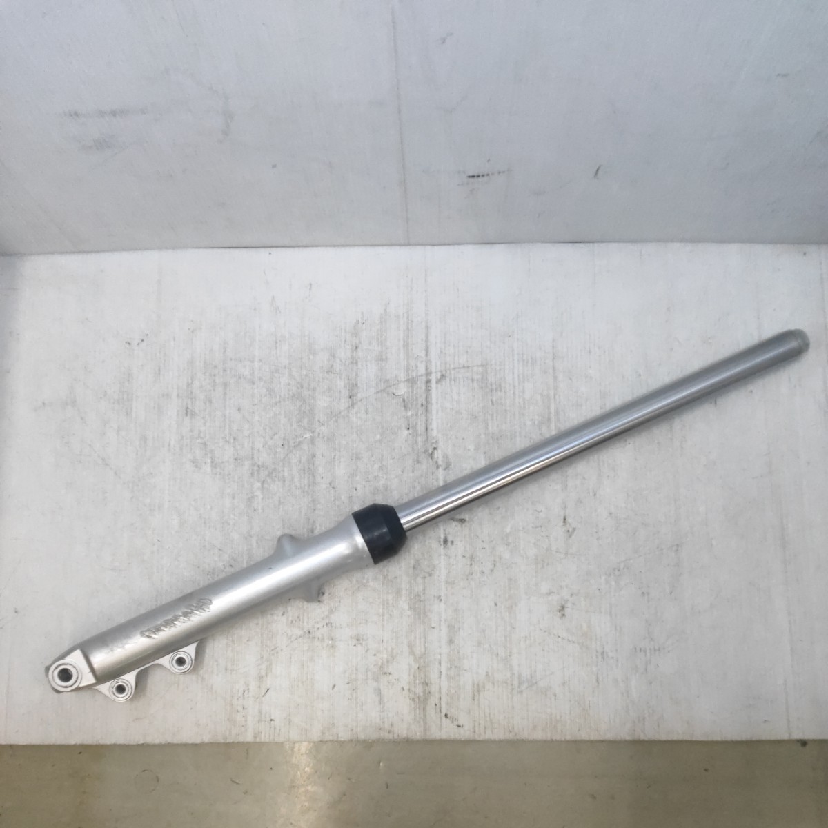 【1103-87】スズキ GN125 32ミリ 純正フロントフォーク 左 サスペンション拍卖