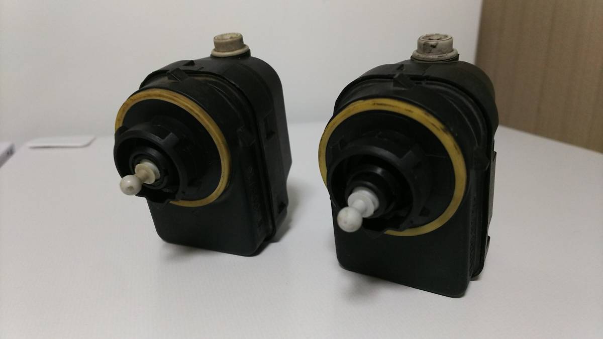 中古 プジョー106206306 シトロエンSAXO ヘッドライトコレクター拍卖