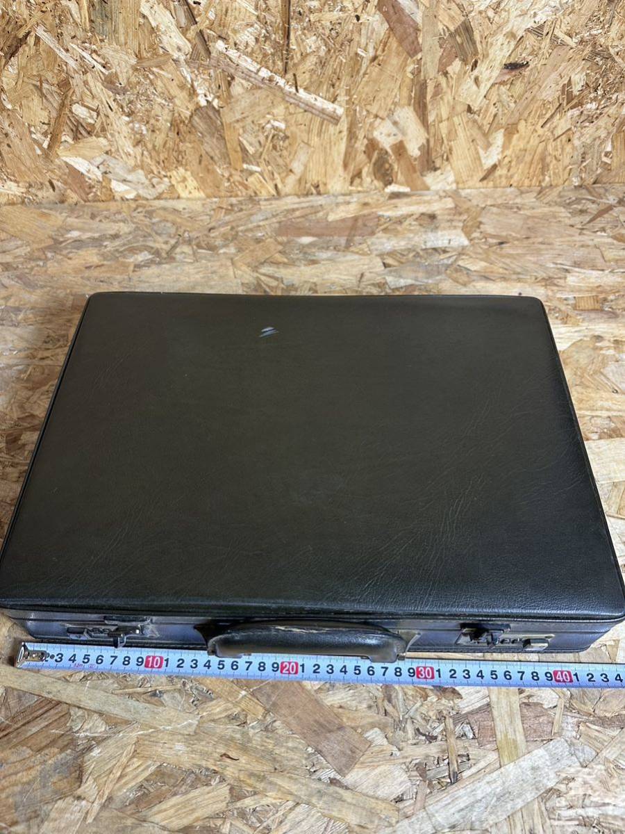 ②アタッシュケース ビジネスバッグ 旅行 ナンバーロック付き ブラウン系 レザー拍卖