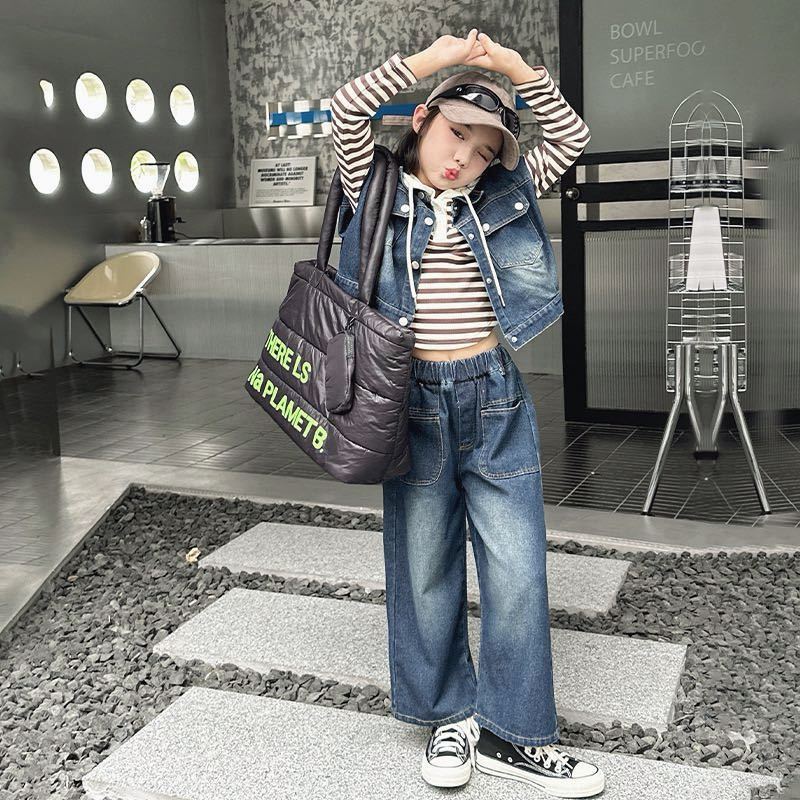 子供服 130㎝ デニム デニムパンツ パンツ カジュアル キッズ 男の子 女の子 ウエストゴム 黒ベルト付き拍卖