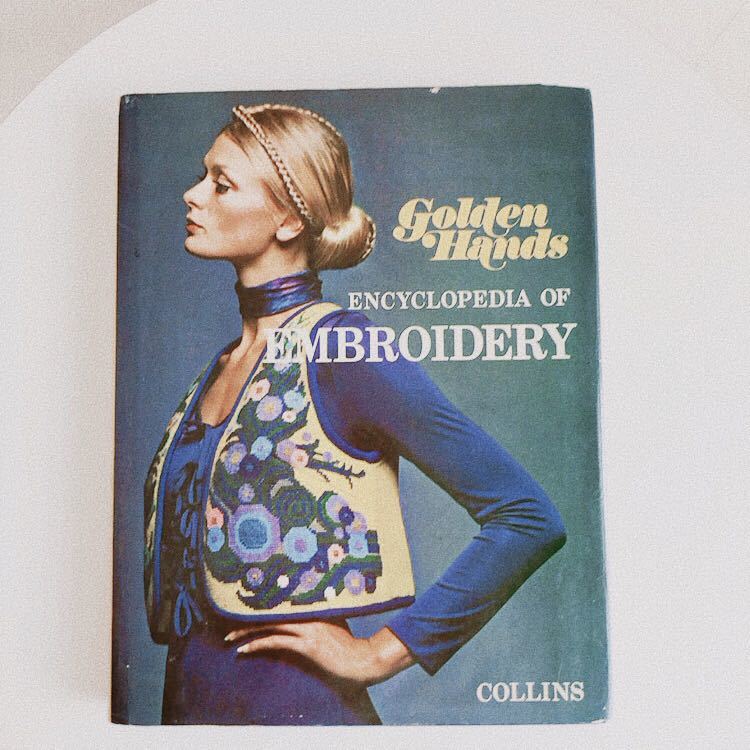 手芸本★洋書★刺繍★クロスステッチ★goldenHands★嶋田洋書★ENCYCLOPEDLA OF EMBROIDERY★COLLINS★ヴィンテージ★ジャンティーク★TORO拍卖