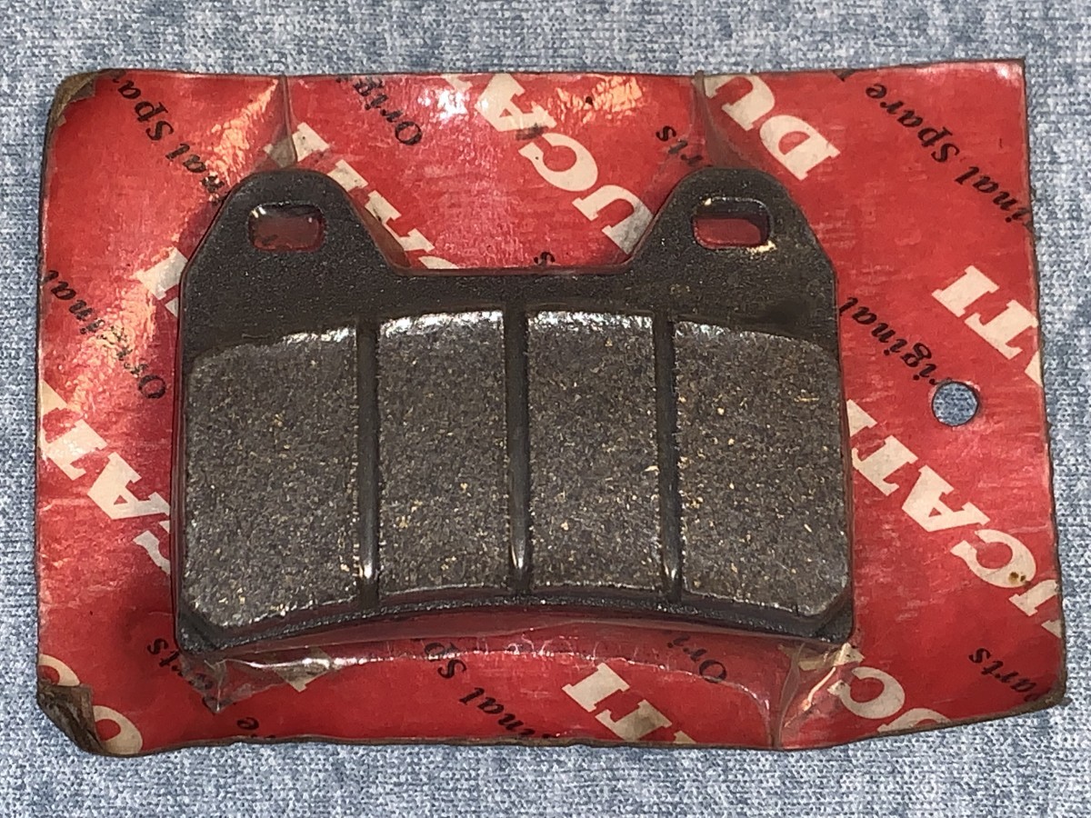 DUCATI(ドゥカティ) 純正 フロント ブレーキパッド 61340201A 新品 748 916 996 848 750SS 900SS ST2 ST4拍卖