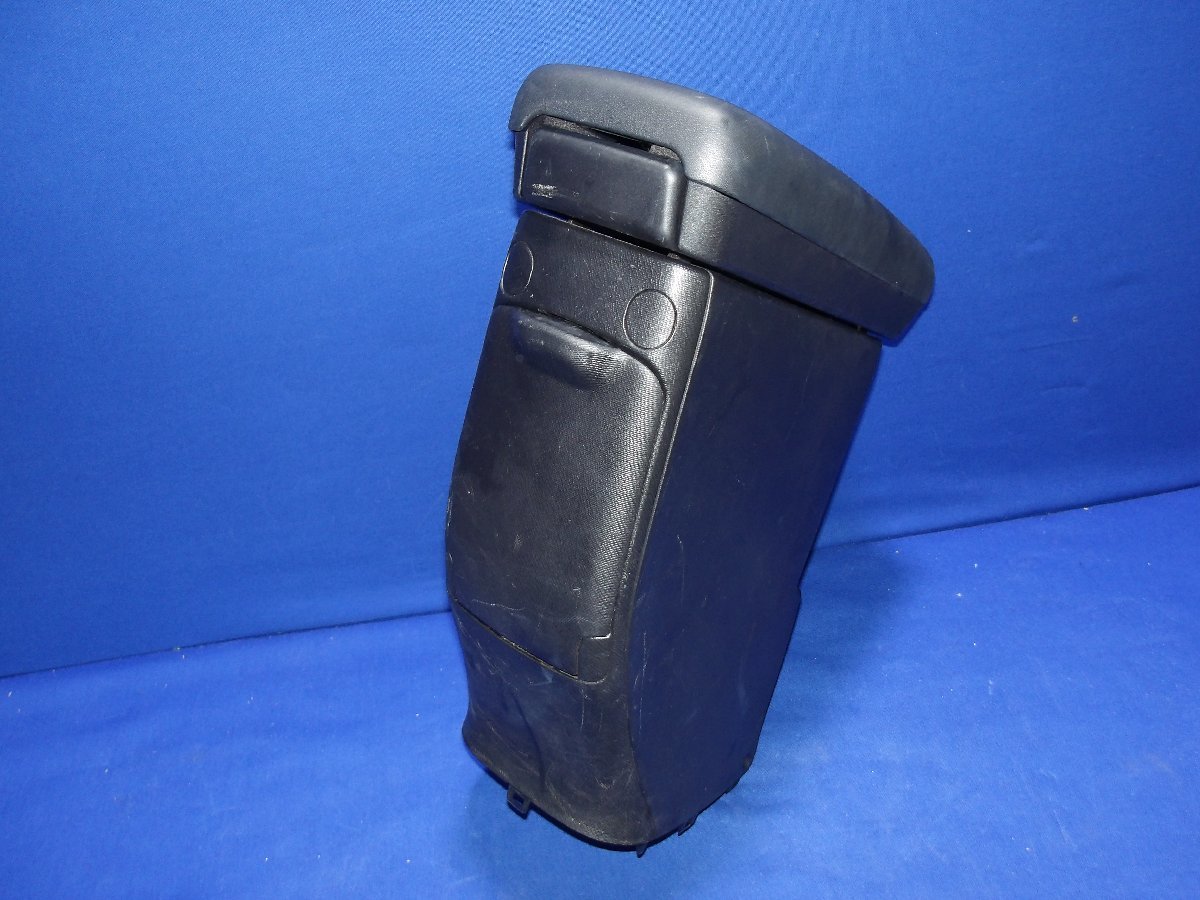 【D】トヨタ アクア NHP10 OP オプションアームレスト 58903-52020 肘置き 小物入れ付拍卖