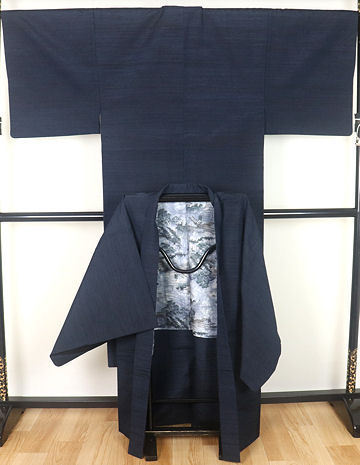 【送料無料】紬アンサンブル 正絹 紺縞暈し S寸 MY3138【美品】男性和服 紳士用 シルク オールシーズン 父の日 ギフト 2022拍卖