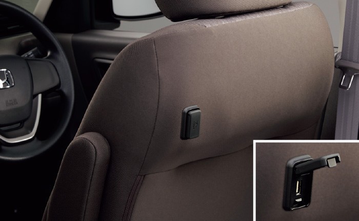 フリード+/プラス GB系 前期:純正 USBチャージャー 2列目シート用(廃盤 残り在庫わずか)拍卖