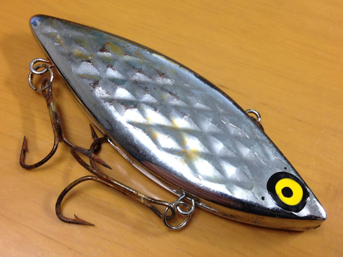 ★STRIKE KING★ ストライクキング ダイヤモンド シャッド シルバー ※フックとスプリットリングに折れあり #20-1040拍卖