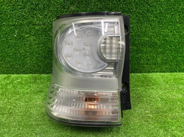 ダイハツ タント L385S テールランプ 左 ライト 助手席側拍卖