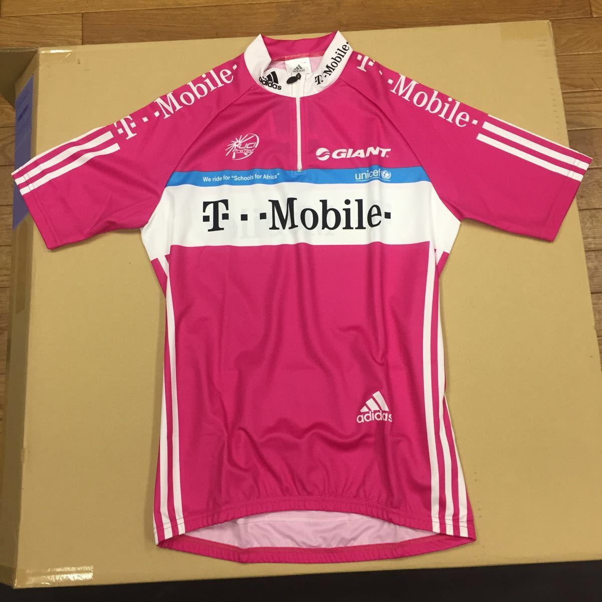 新品アディダス T-モバイルチームジャージL ウルリッヒ ヴィノクロフ イタリア製 ユニセフ ジャイアント拍卖