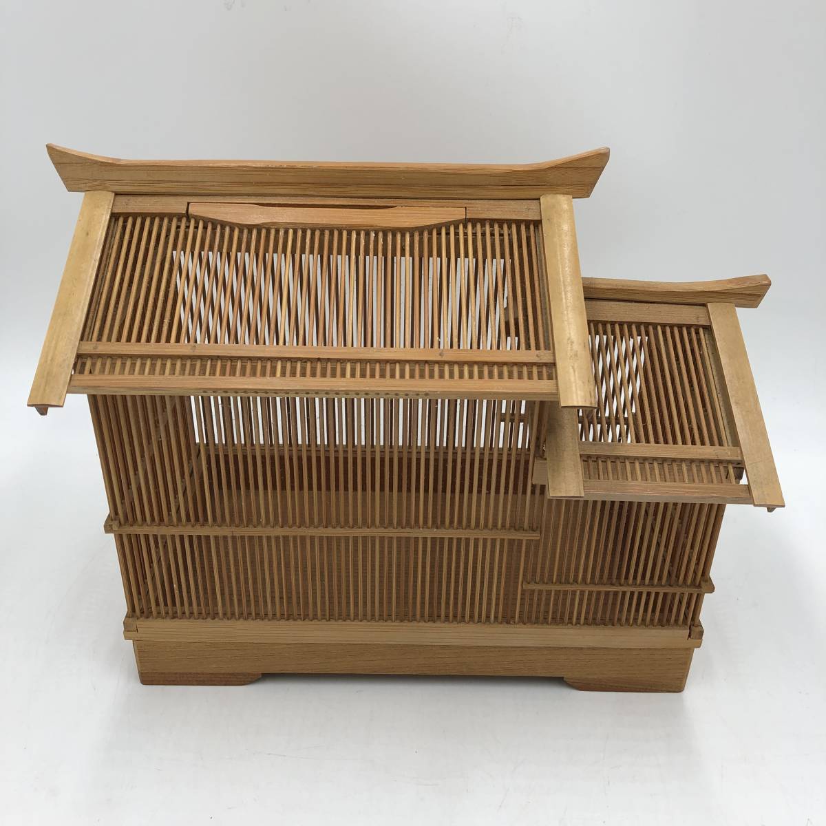 【竹細工】★鈴虫籠★竹製 手作り 澤田千秋 作品 家の形 ムシカゴ おしゃれ アンティーク 未使用品拍卖