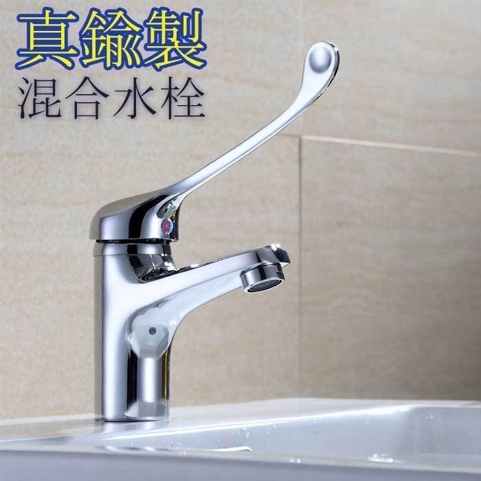 シングルレバー混合水栓 キッチン水栓 キッチン蛇口 蛇口 台所蛇口 真鍮製 節水 冷温切り替え 泡沫水流 シャワー水流 ステンレス ホース拍卖