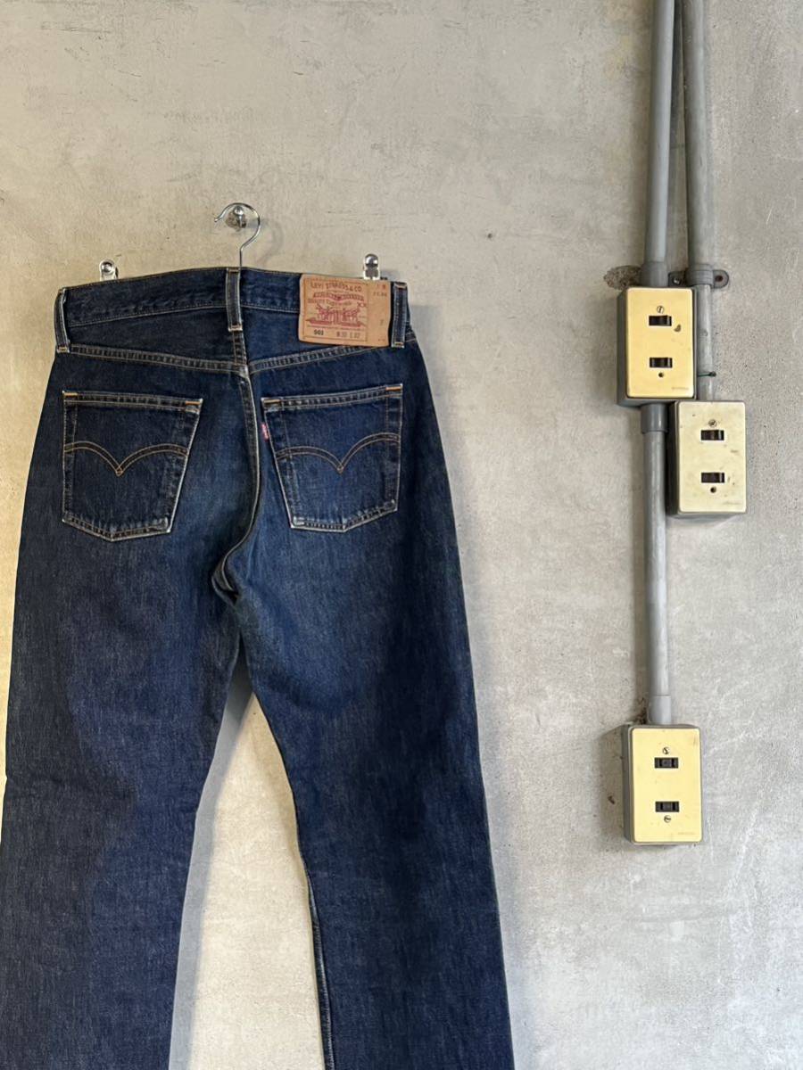 00s 2000年ビンテージ リーバイス 501 levis ストレート 真紺 濃紺 デニム ジーンズ USA 最終モデル 古着 ボタン裏553 W30 レア 米国拍卖
