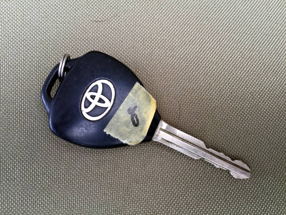 トヨタ 純正 キーレス リモコン 4ボタン 点灯あり 定形外・同梱可能 ⑧拍卖