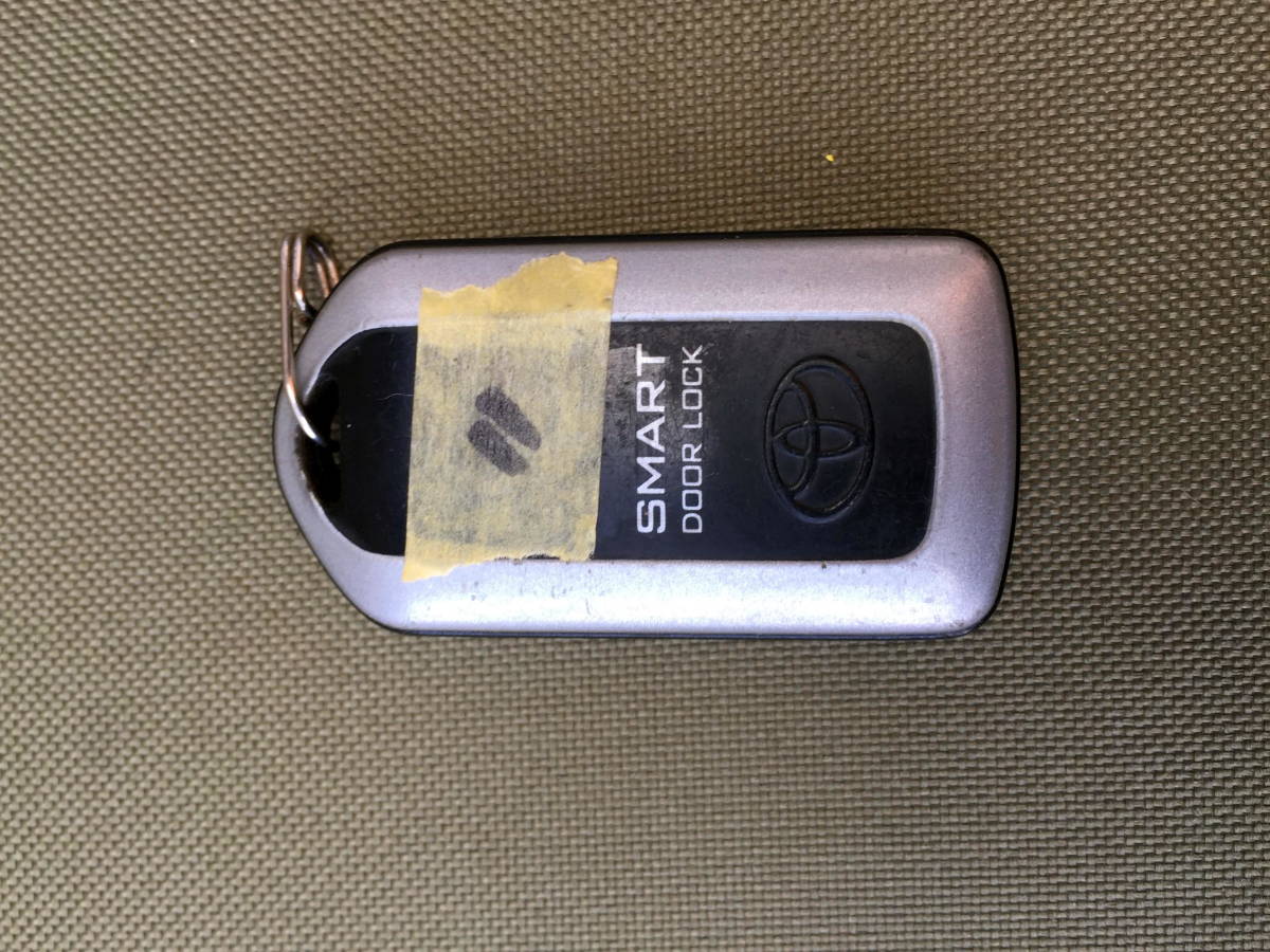 トヨタ 純正 キーレス リモコン スマートドアロック 3ボタン 片側スライドドア 点灯有り 定形外・同梱可能⑪拍卖