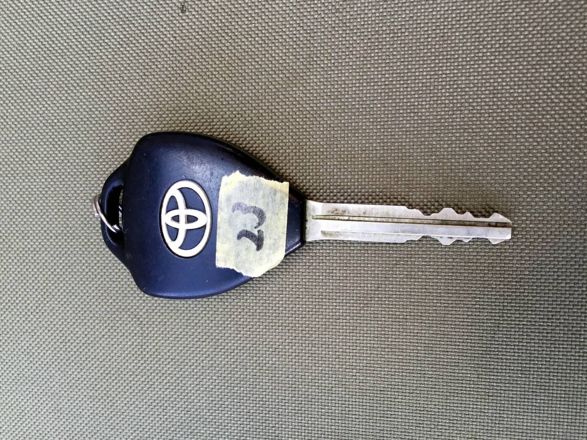 トヨタ 純正 キーレス リモコン 3ボタン 片側スライドドア 点灯有り 定形外・同梱可能 23拍卖