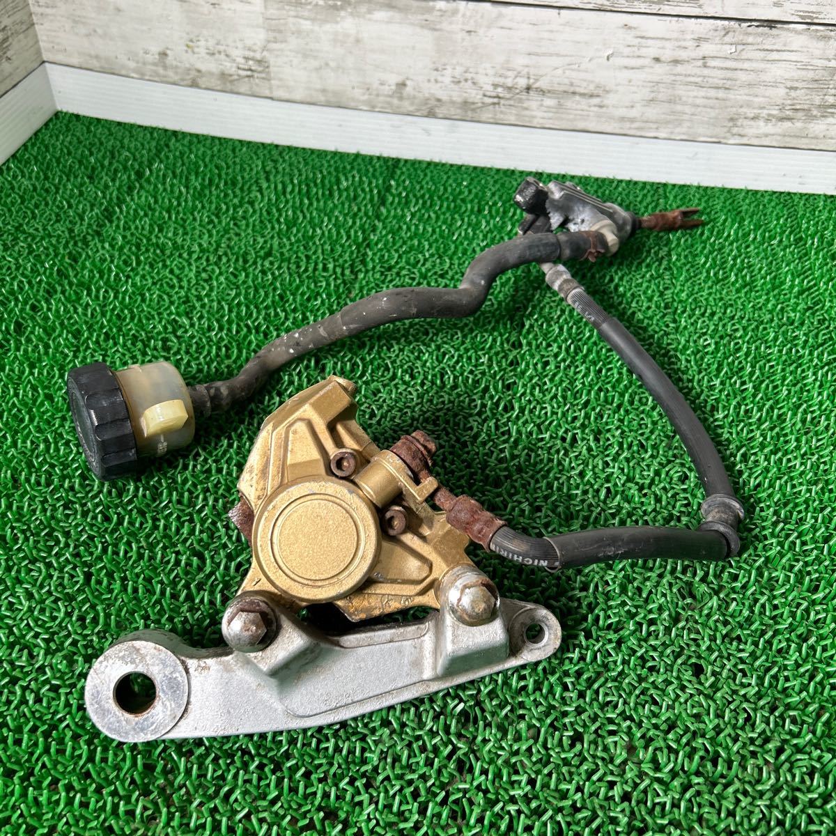 YAMAHA FZR250 リアキャリパー B拍卖
