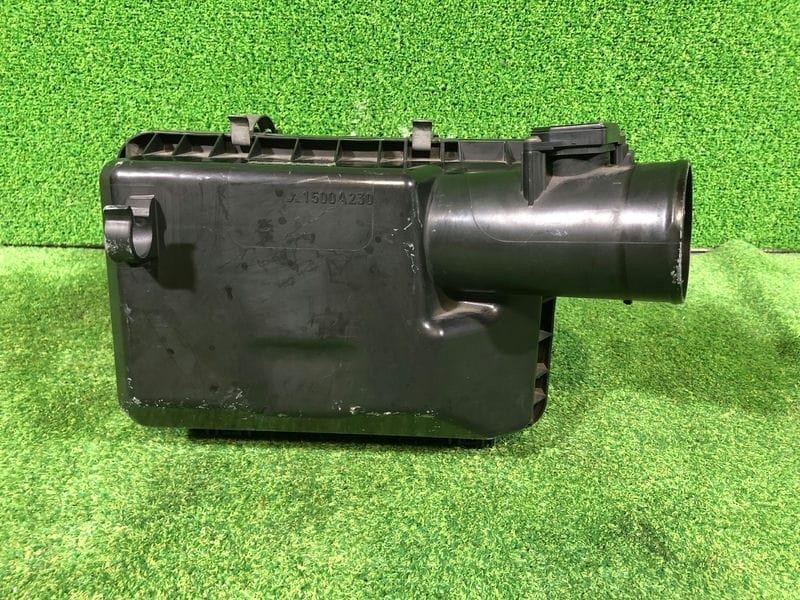 MITSUBISHI 三菱 デリカ D5 CV5W H20年 純正 エンジンルーム エアークリーナー ボックス CHAMONIX 7人乗 AIR INTAKE CLEANER ID:2400拍卖