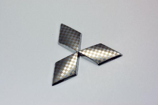 ファサネイトエンブレム 市松模様風 CV5W デリカD:5 フロント1点 クローム カーパーツ 純正 メッキ拍卖