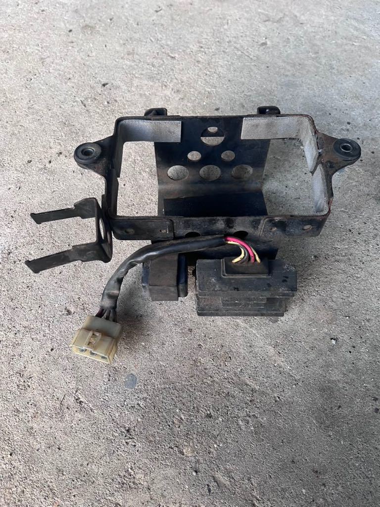 JPO-14 スズキ GSX400 インパルス GK79A GK7CA 実働車外し 純正レギュレーター バッテリーカバーリレーセット拍卖