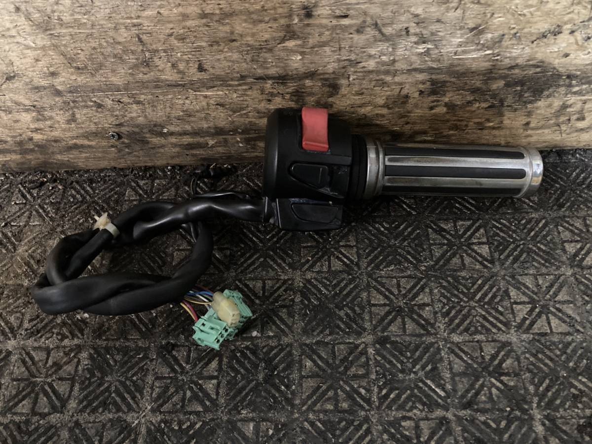 HONDA フォルツァ 後期 MF08 右ハンドルスイッチ 神戸発 A111-11拍卖