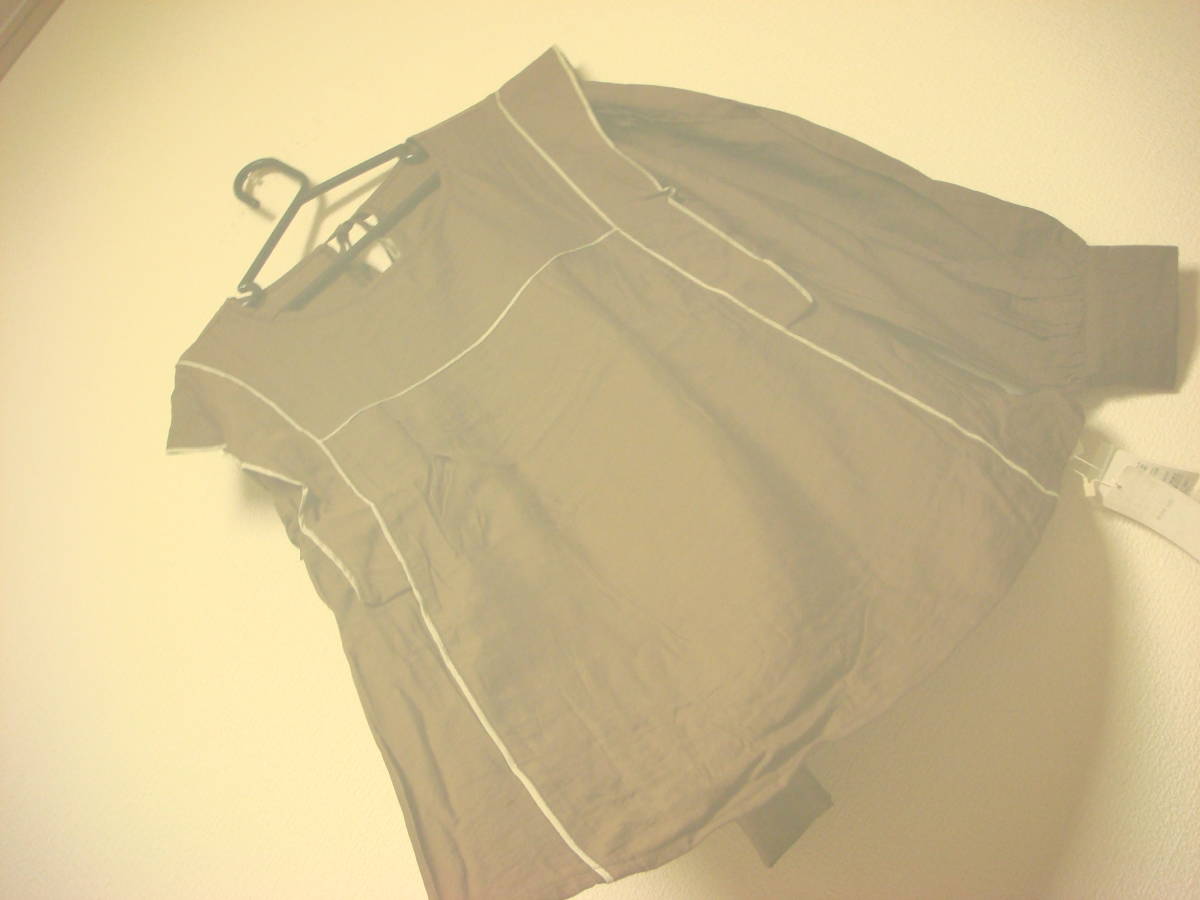 レトロガール フリル 縁取り ブラウス トップス タグ付き未使用 新品 茶 シワ有り拍卖