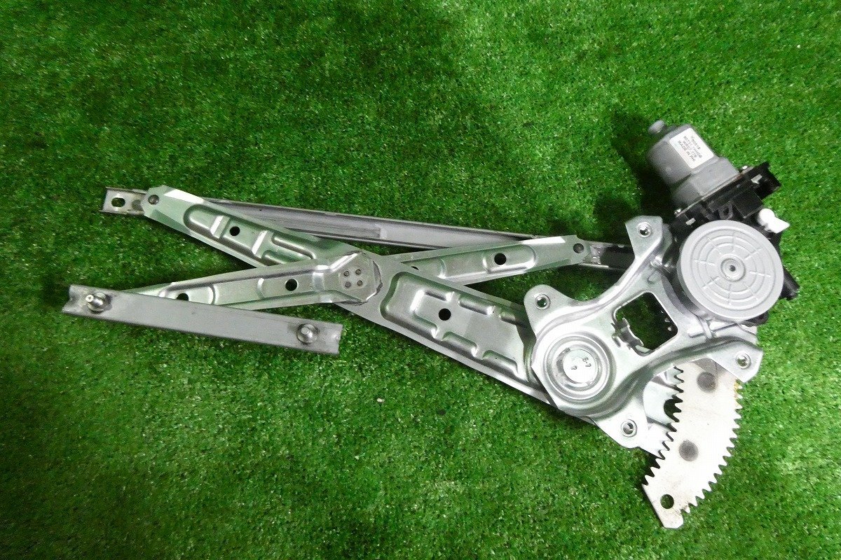 【A59896】◇ノート E12 左フロント レギュレーターモーター拍卖