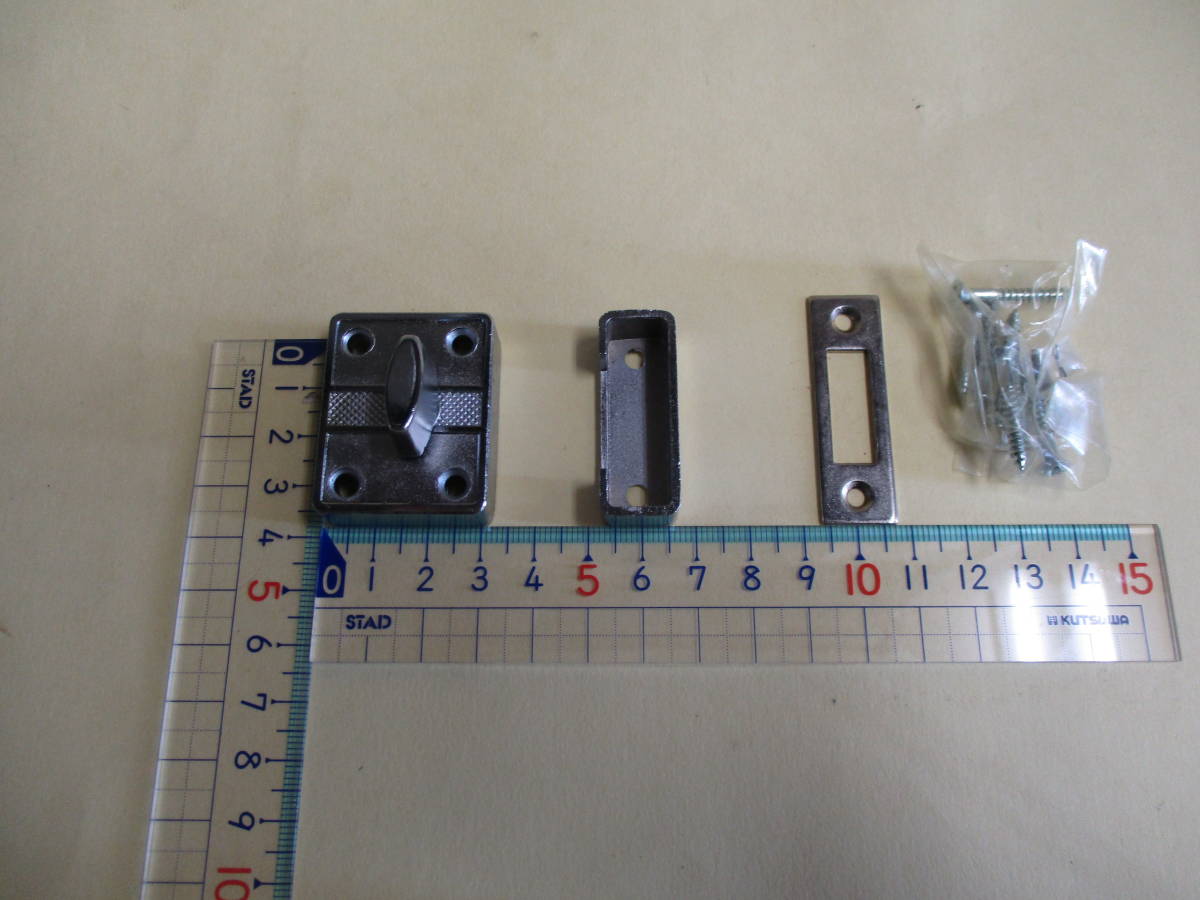 角ラッチ サイズ 40x32 木ねじ付き 2ケで¥500 送料¥185(クリックポスト)拍卖