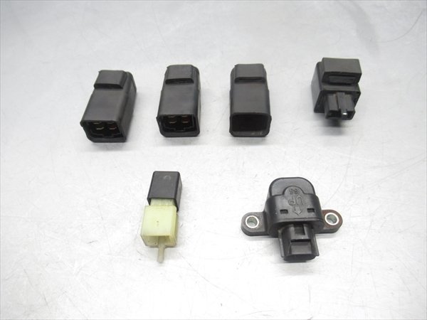 C2R5-1124 カワサキ KLX250-2 実動 ウインカー リレー 【LX250S-A00*** 2008年式 Fiモデル 動画有】拍卖