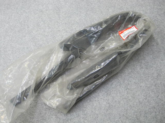 新品 GB1 モビリオ ウェザーストリップ 72235-SCC-013 未装着拍卖