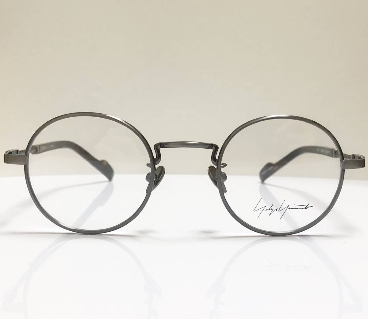 新品 Yohji Yamamoto ヨウジヤマモト 丸メガネ チタン素材 純正ケース付き 日本製 アンティークシルバー Y3拍卖