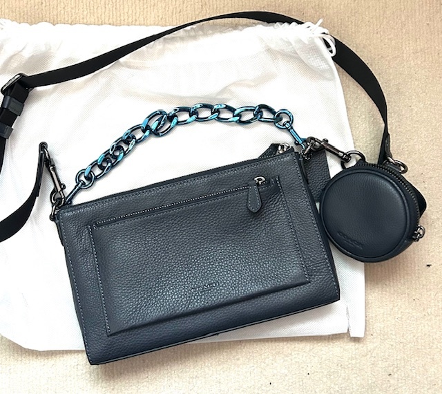 未使用:COACHコーチ現行品ショルダー斜めがけバック小物入れ付き拍卖