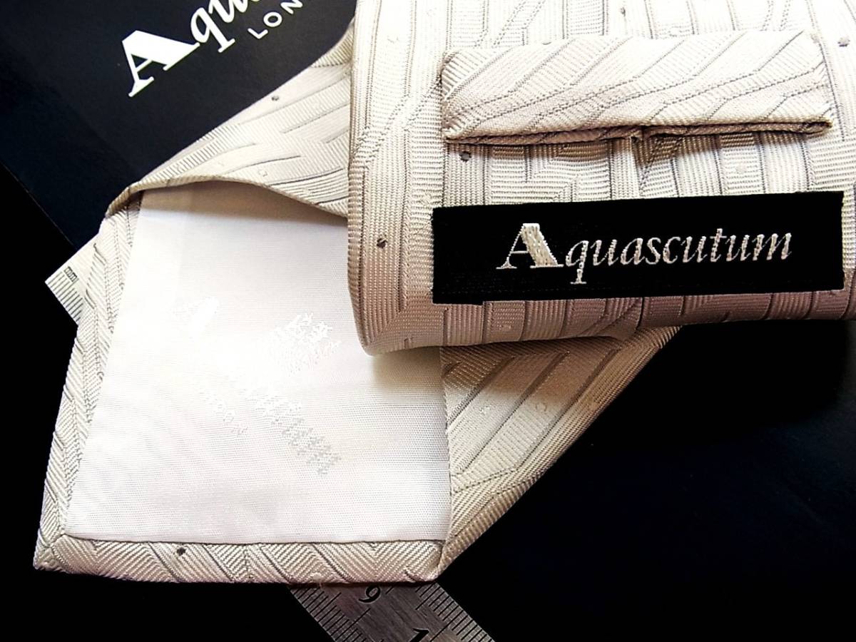 ●美品●SALE2750 アクアスキュータムのネクタイ●拍卖