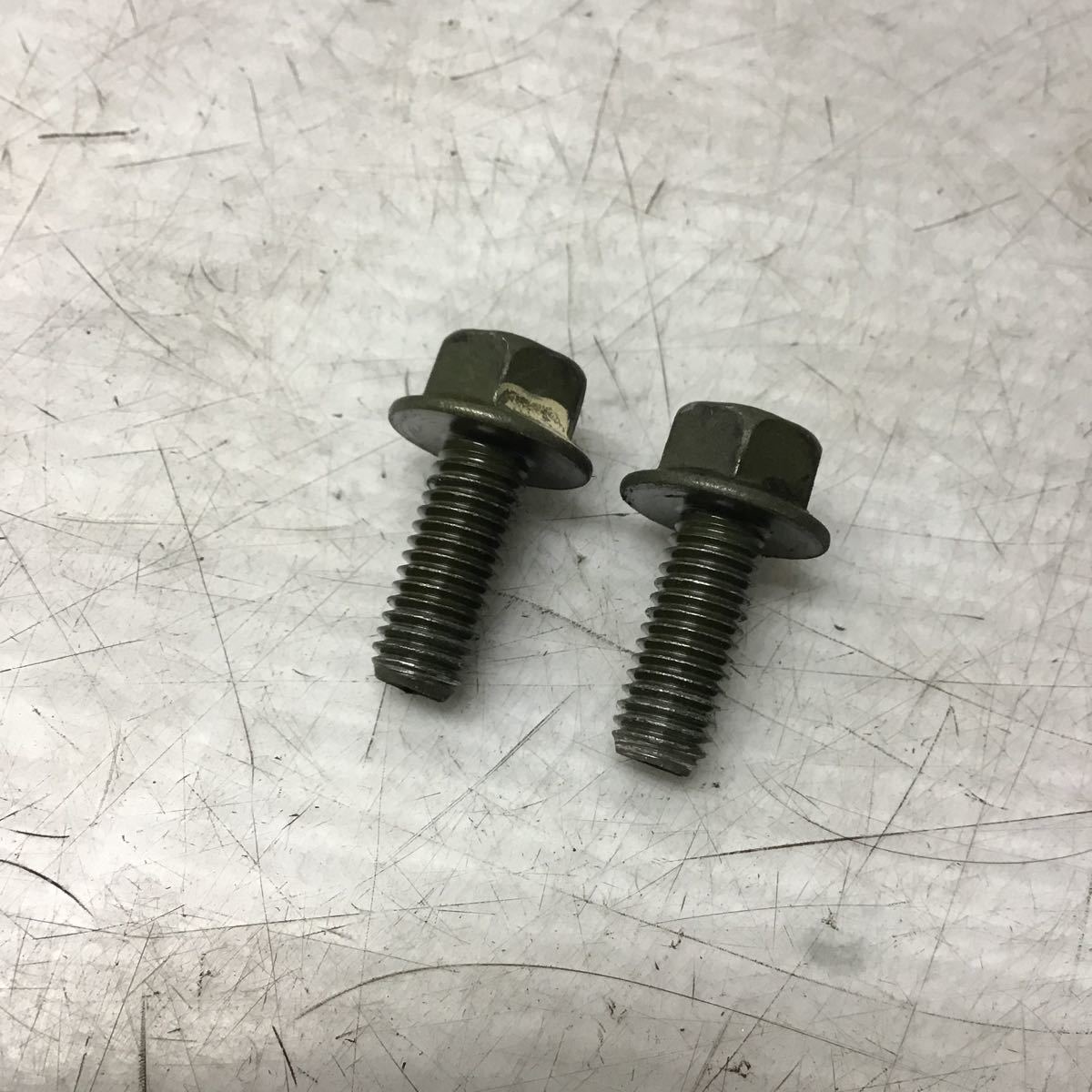 B32-21 ヤマハ ジョグ JOG SA16J フロントブレーキキャリパー ボルト 純正部品拍卖