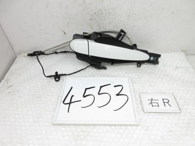 2011年 BMW X1 E84 ABA-VL18 右後 アウターハンドル アルピンホワイトIIIメタリック 188364 4553拍卖