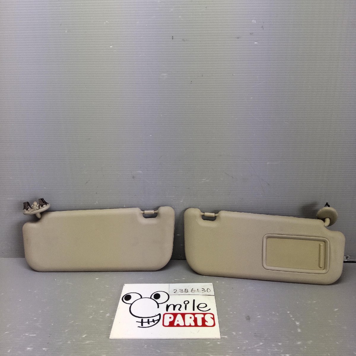 KSP90 ヴィッツ 純正 運転席助手席サンバイザー 2Z3-10-6/23B6130*同梱不可拍卖