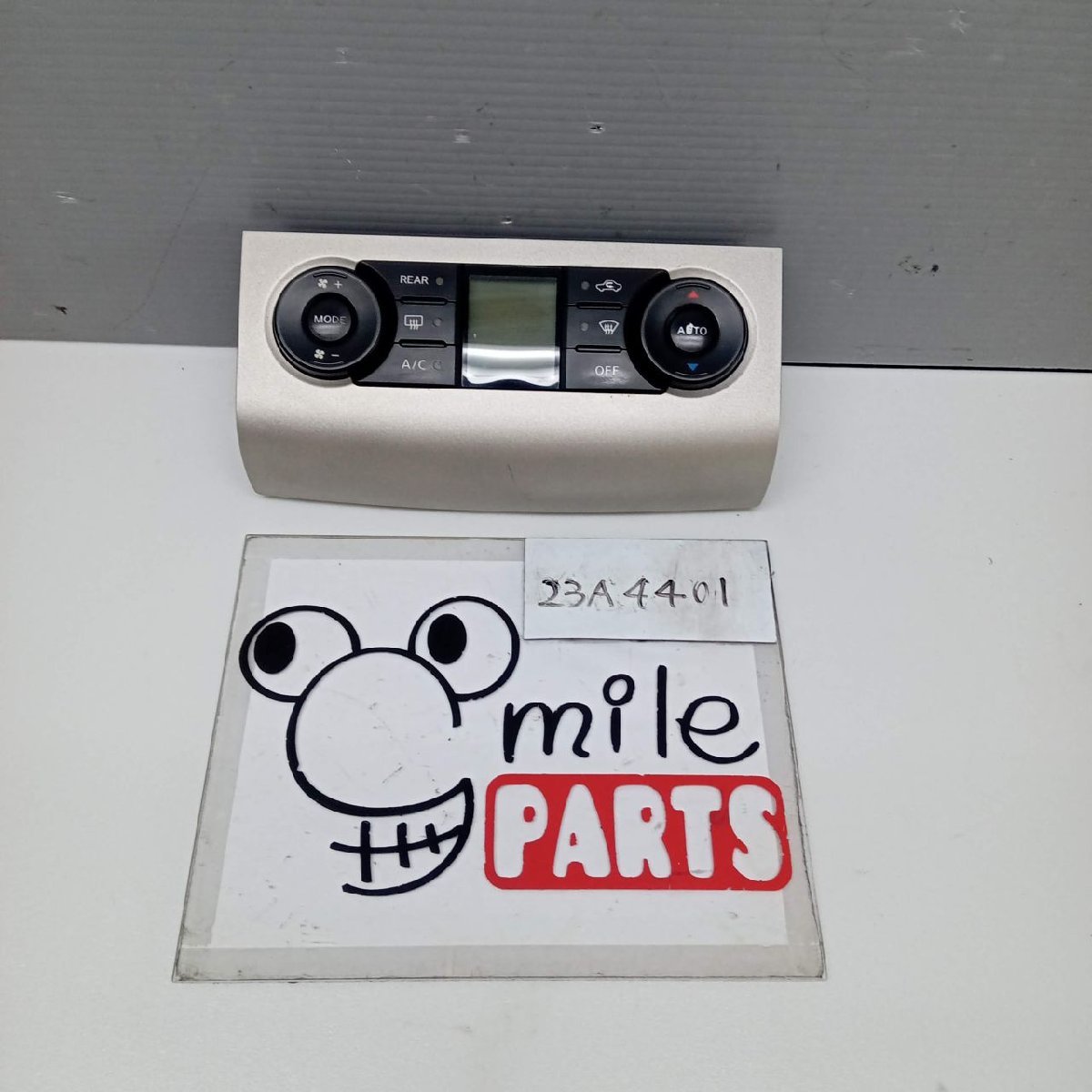 C25/NC25 セレナ 純正 エアコンパネル 2Z6-6-7/23A4401*同梱不可拍卖