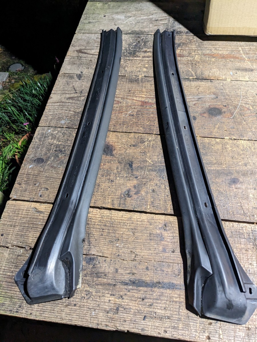 エスカレード 02 フロントガラスモール 左右 GMT800拍卖